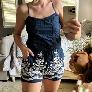 ANDREE | Embroidered Shorts Romper Small with Pockets